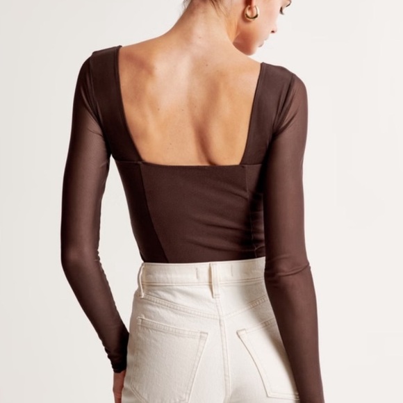 A&F Long-Sleeve Crepe Sweetheart Bodysuit - Picture 2 of 3